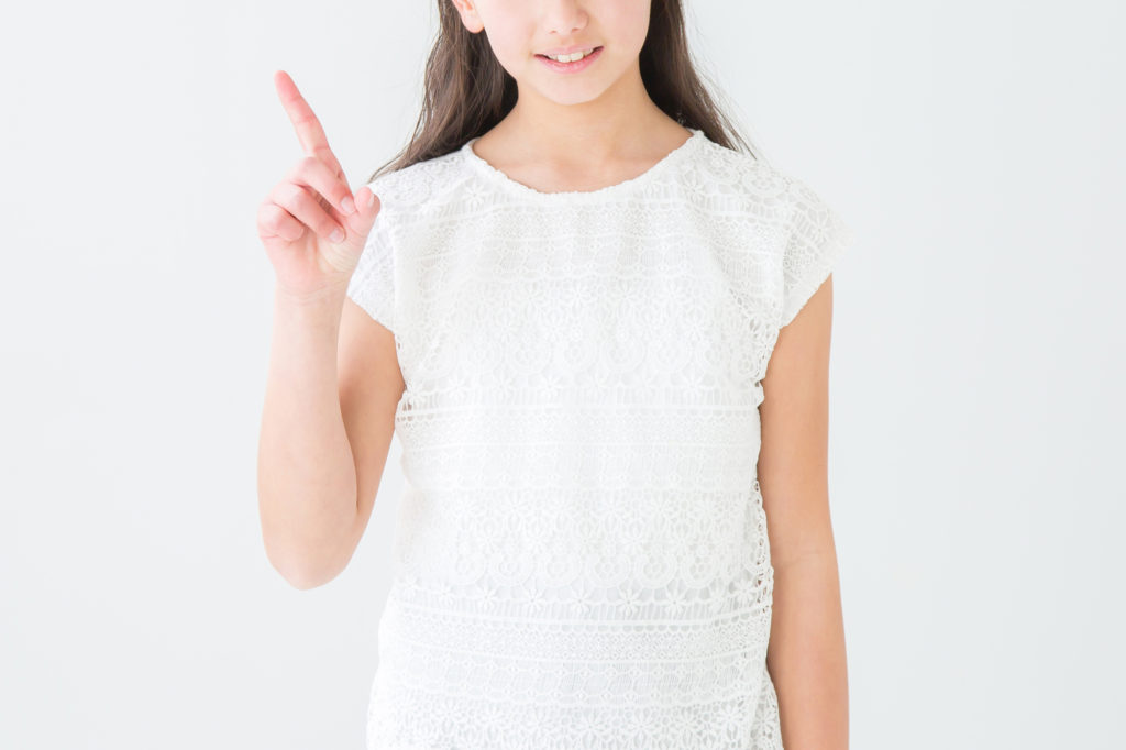 女性　指差し