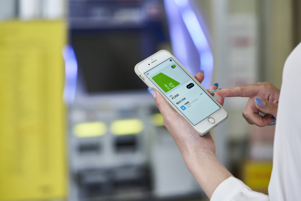 Suica　女性　スマホ